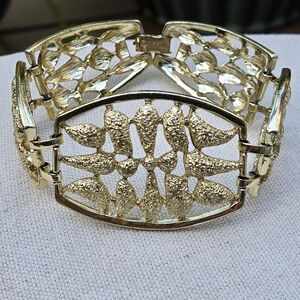 Emmons Vintage Textured Filigree Statement Gold Link Bracelet Chunky Modernist
